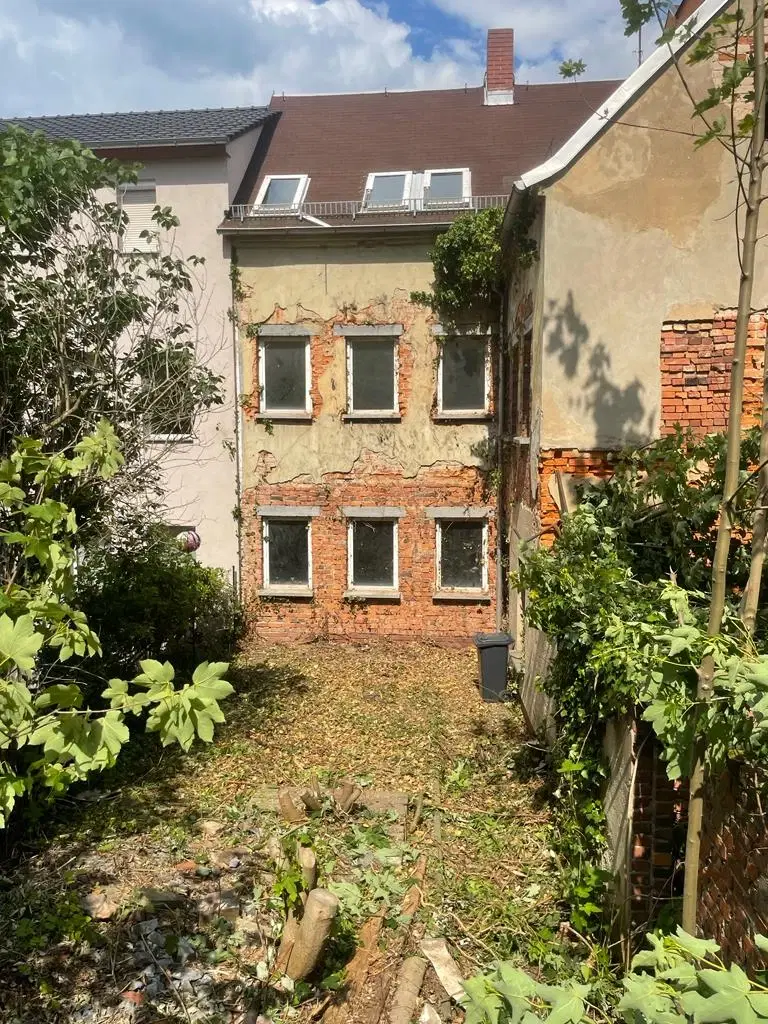 PARTNERVEILING - Gebouw met 3 voormalige appartementen Meerane - Duitsland