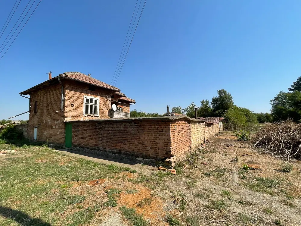 Huis met 2.170 m2 grond en bijgebouwen in Gorna Studena (Veliko Tarnovo) - Bulgarije