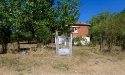 Twee verdiepingen tellend huis in Golyam Dervent, Elhovo - Bulgarije