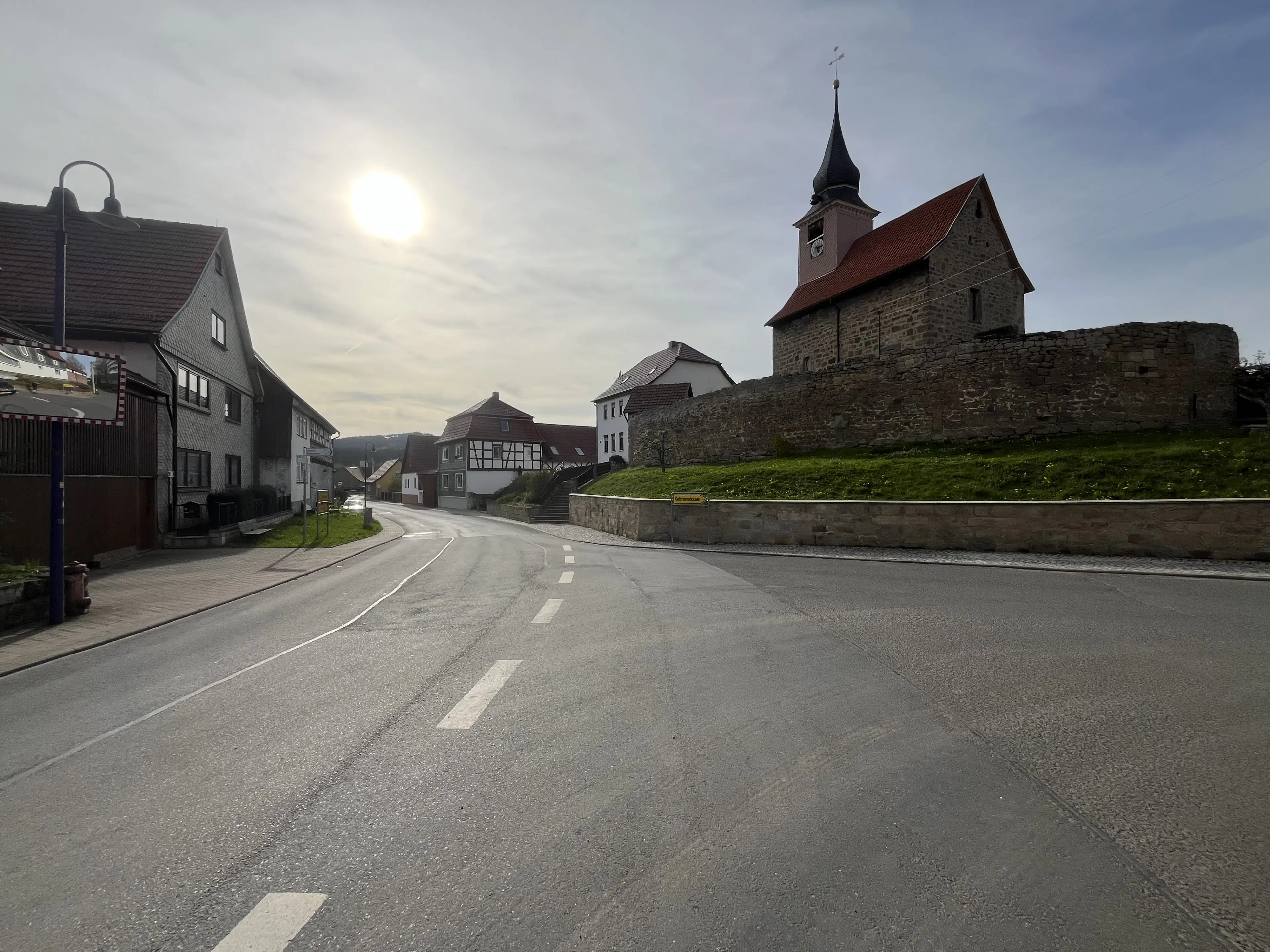 Driezijdig gebouw met binnenhof, voormalig B&B Arnstad Thüringen - Duitsland