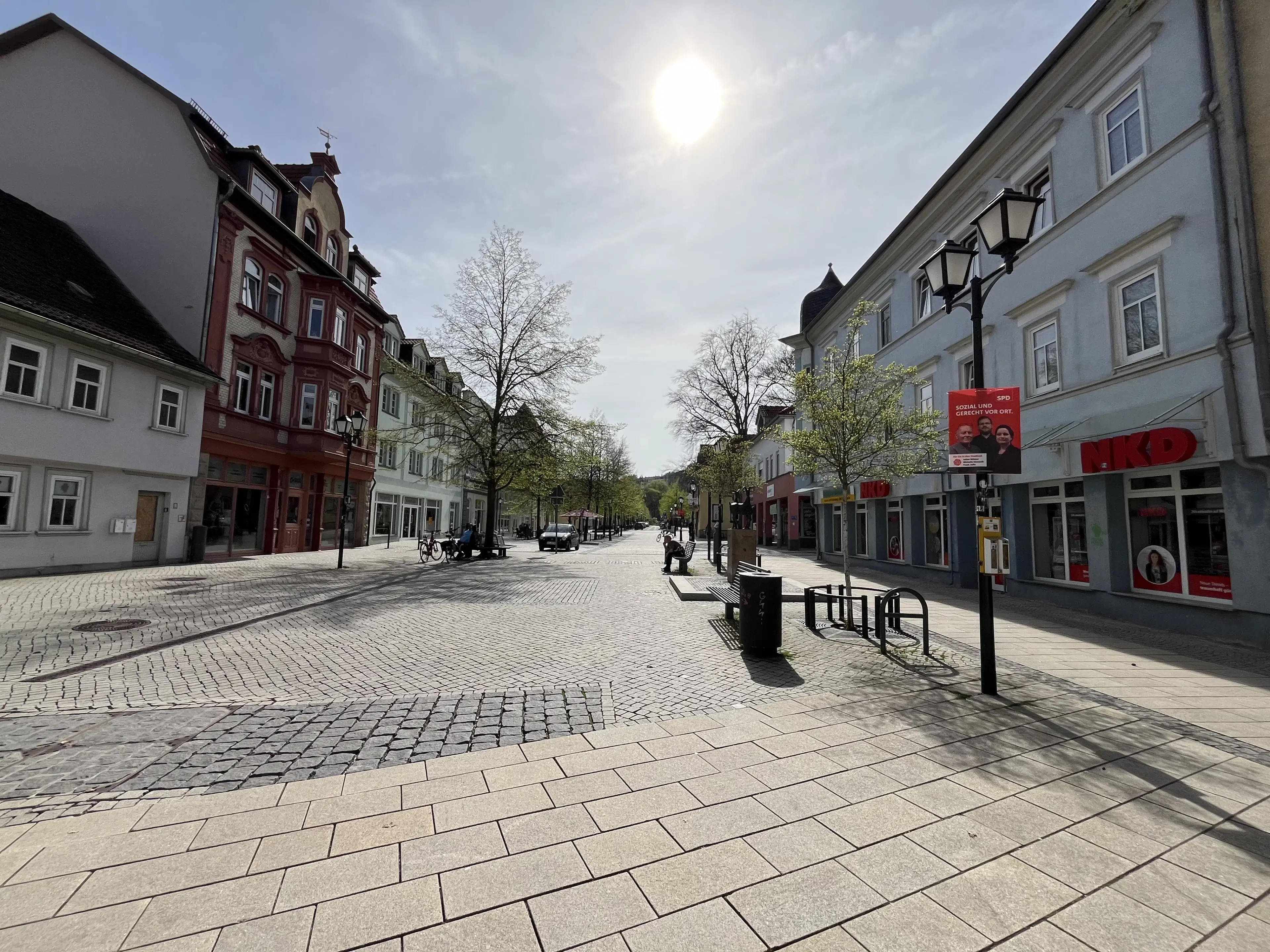 Driezijdig gebouw met binnenhof, voormalig B&B Arnstad Thüringen - Duitsland