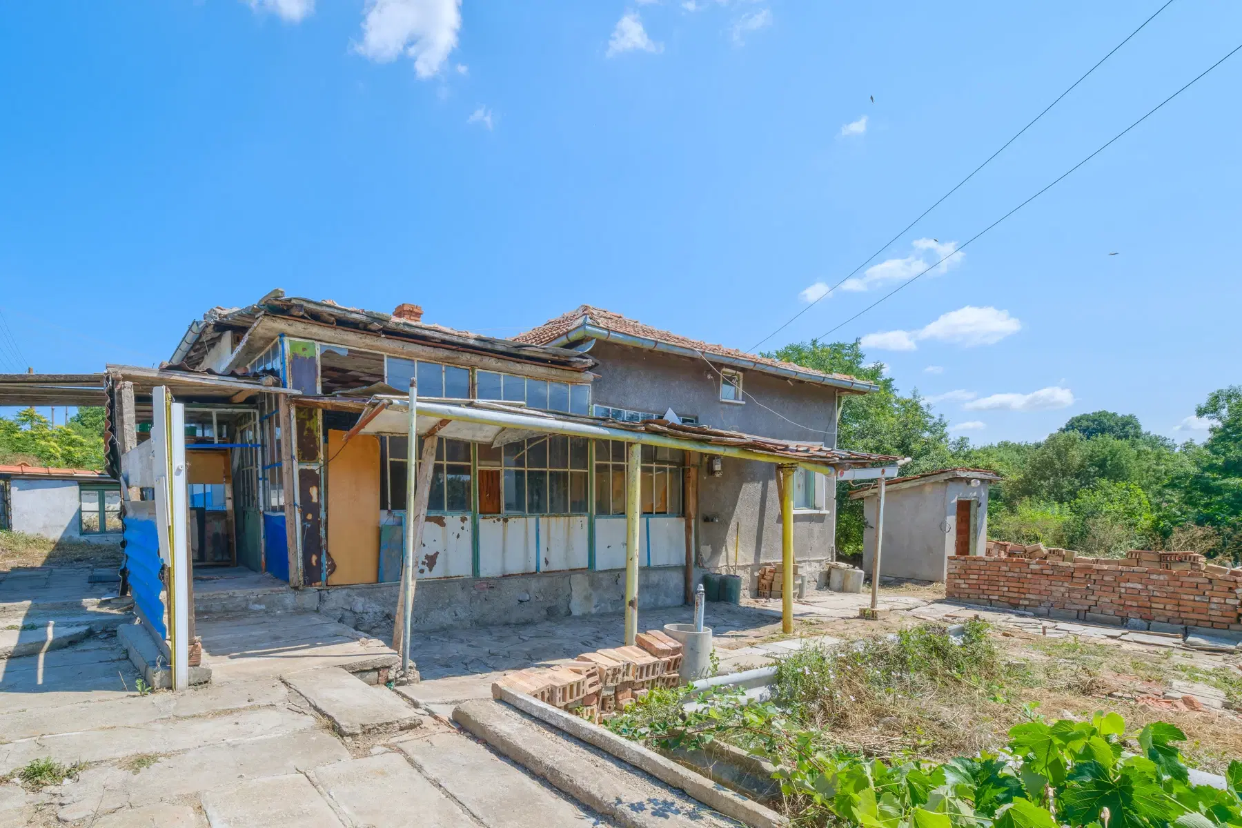 Huis op 2.040 m2 grond in Razdel - Bulgarije