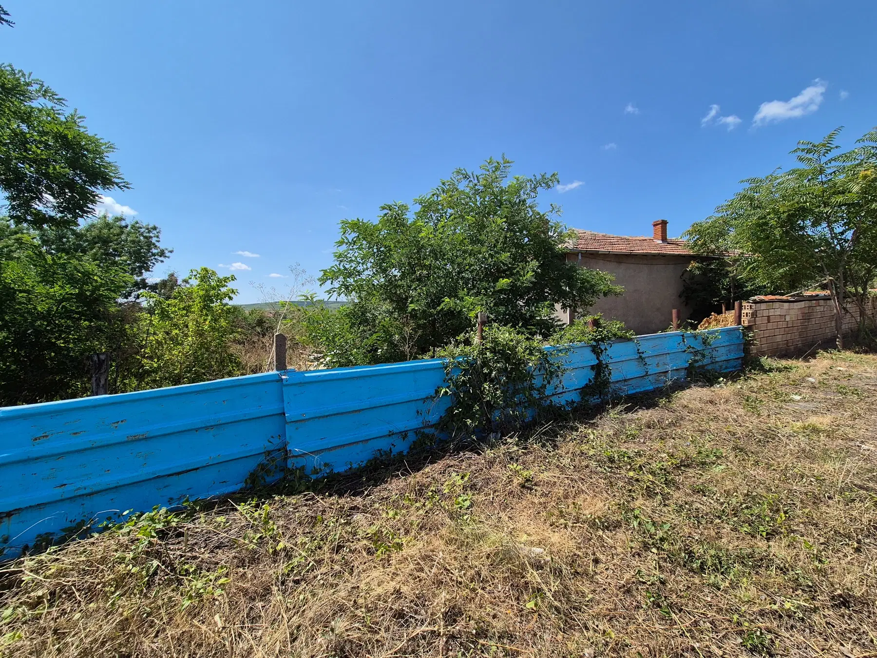 Huis op 2.040 m2 grond in Razdel - Bulgarije