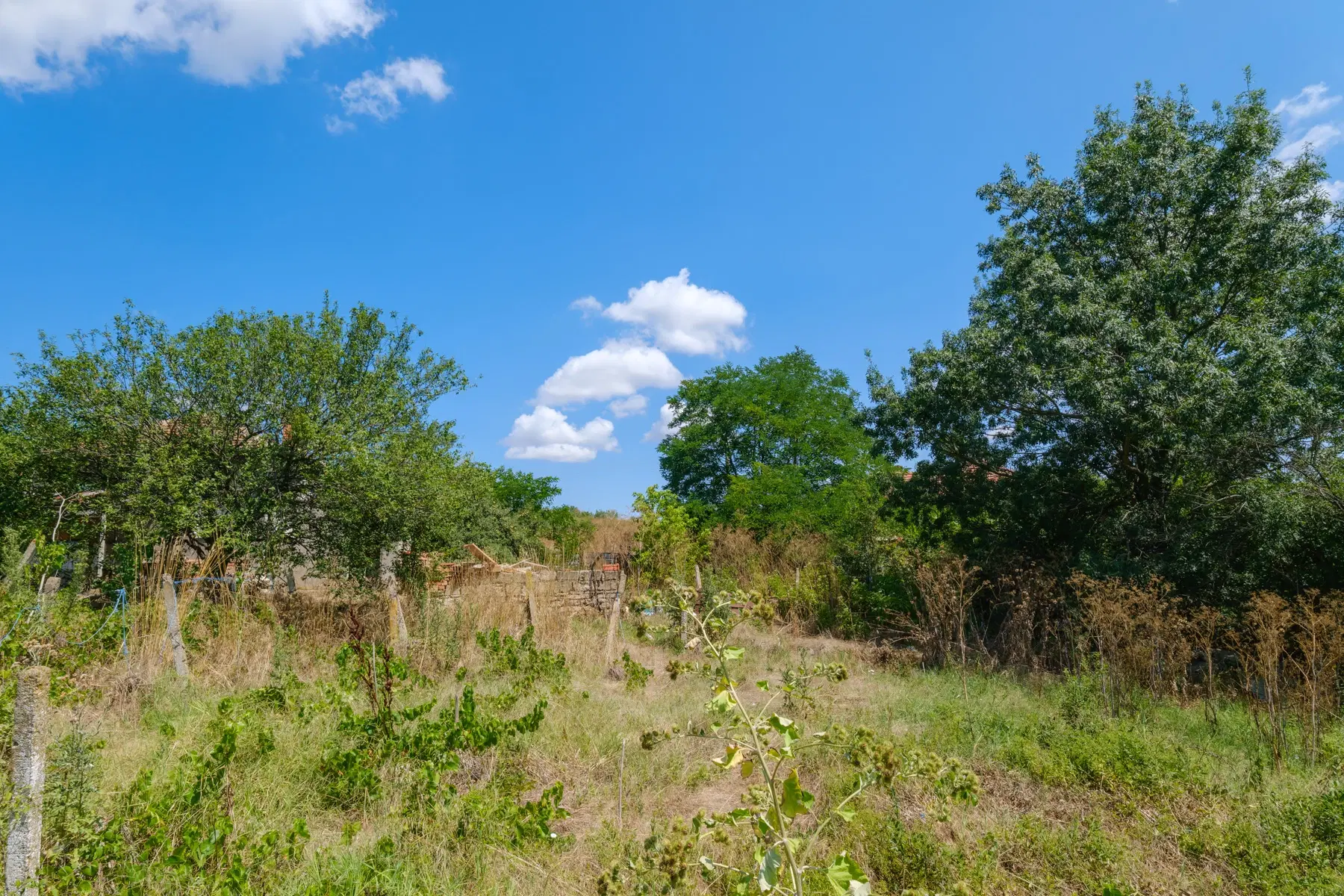 Huis op 2.040 m2 grond in Razdel - Bulgarije