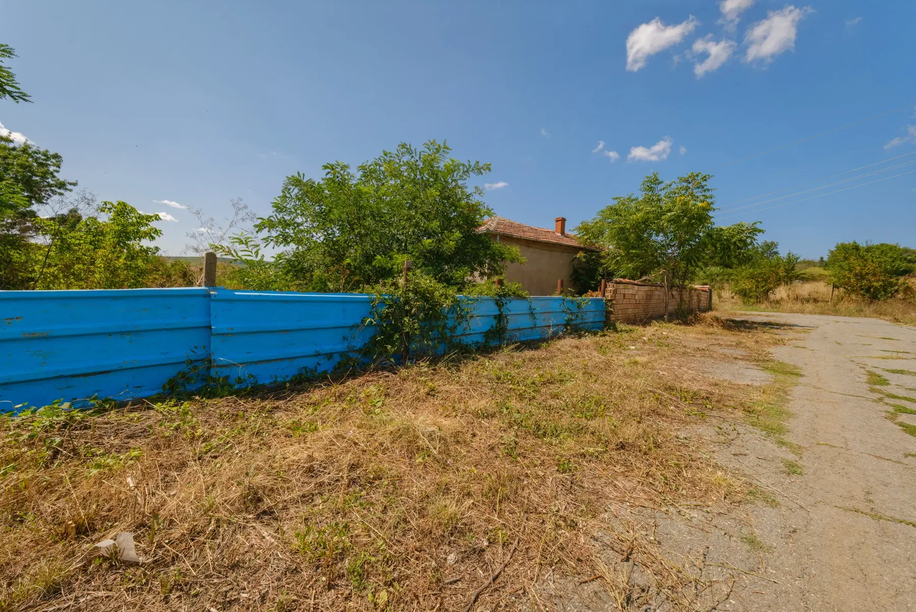 Huis op 2.040 m2 grond in Razdel - Bulgarije