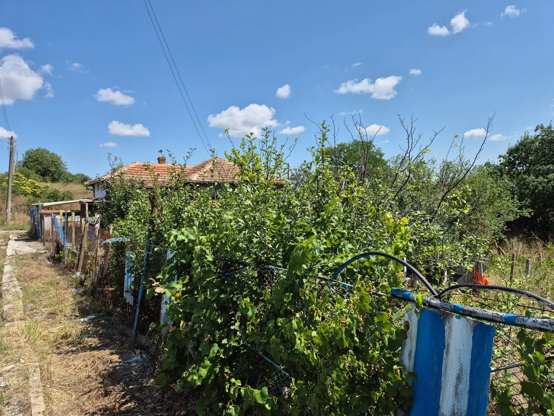 Huis op 2.040 m2 grond in Razdel - Bulgarije