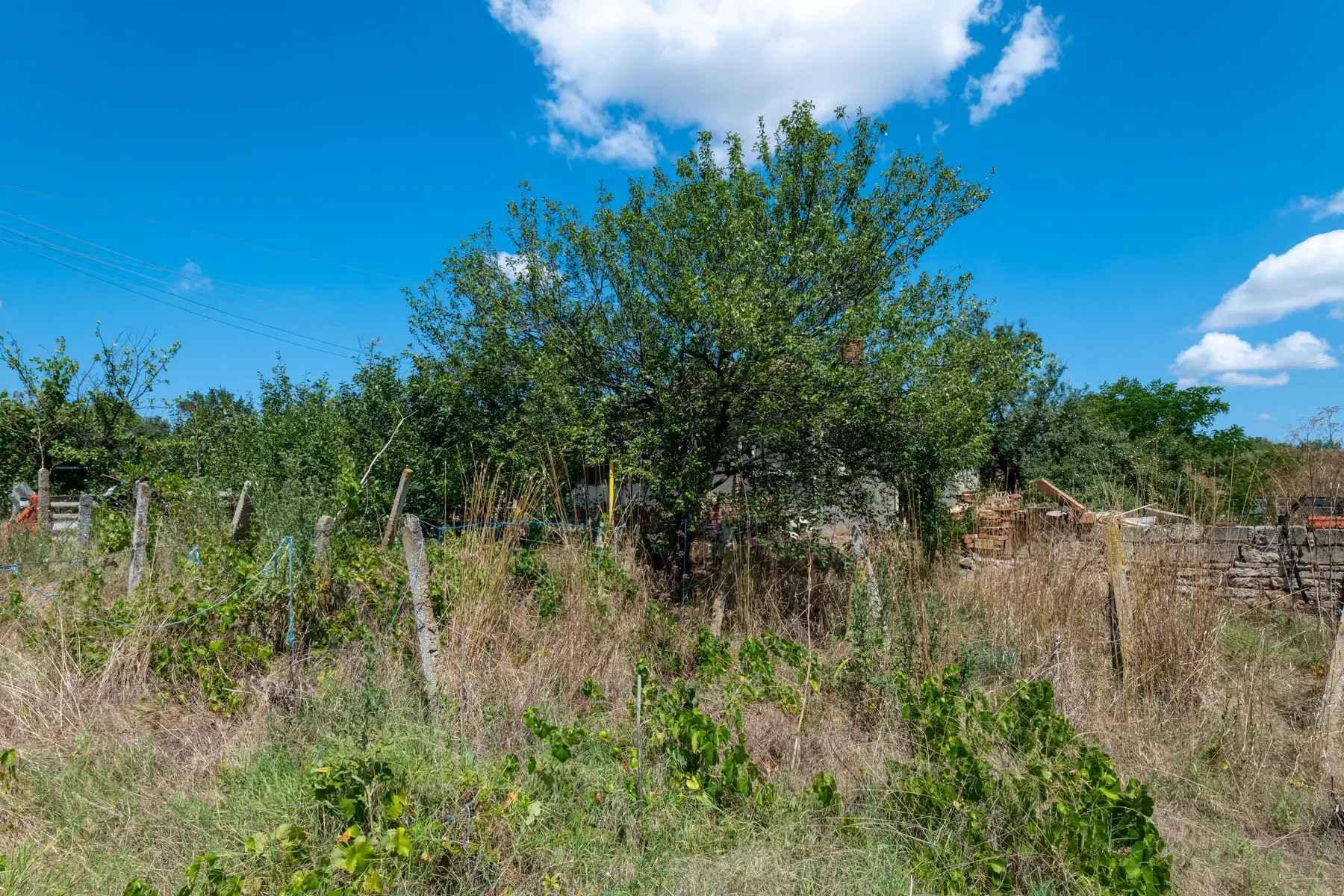 Huis op 2.040 m2 grond in Razdel - Bulgarije