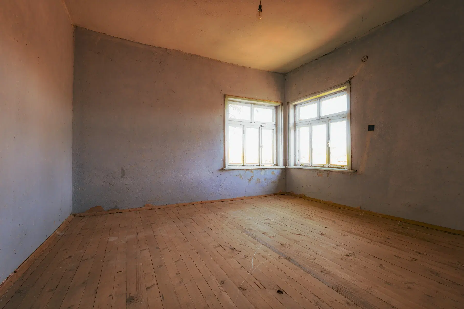 Twéé-onder-één-kap woning, bijgebouwen & 746 m2 grond in Studena Haskovo - Bulgarije