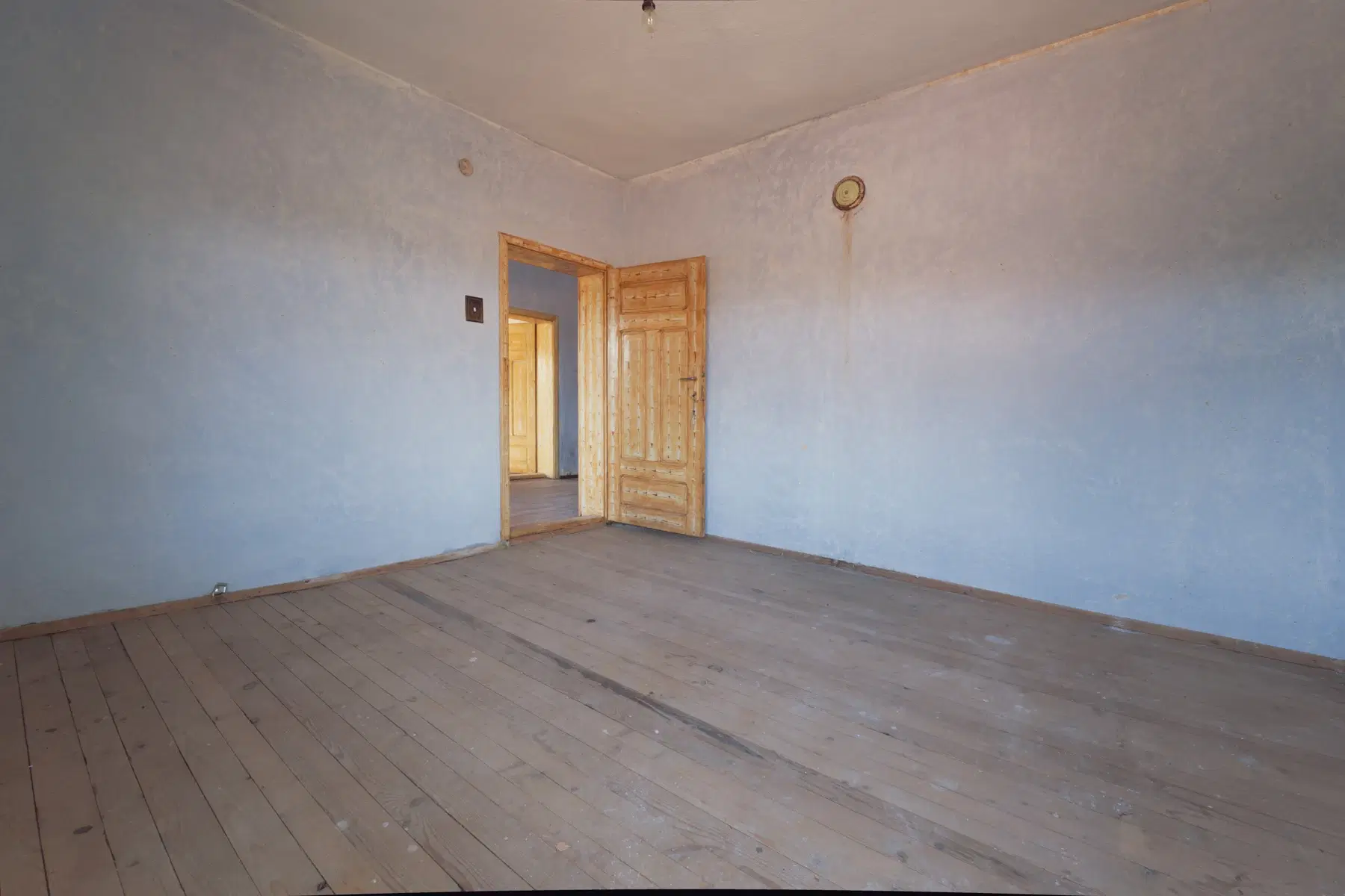 Twéé-onder-één-kap woning, bijgebouwen & 746 m2 grond in Studena Haskovo - Bulgarije