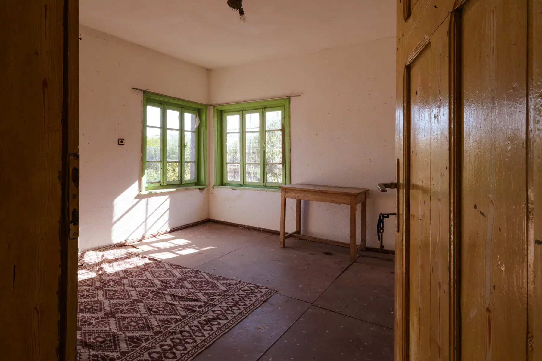 Twéé-onder-één-kap woning, bijgebouwen & 746 m2 grond in Studena Haskovo - Bulgarije
