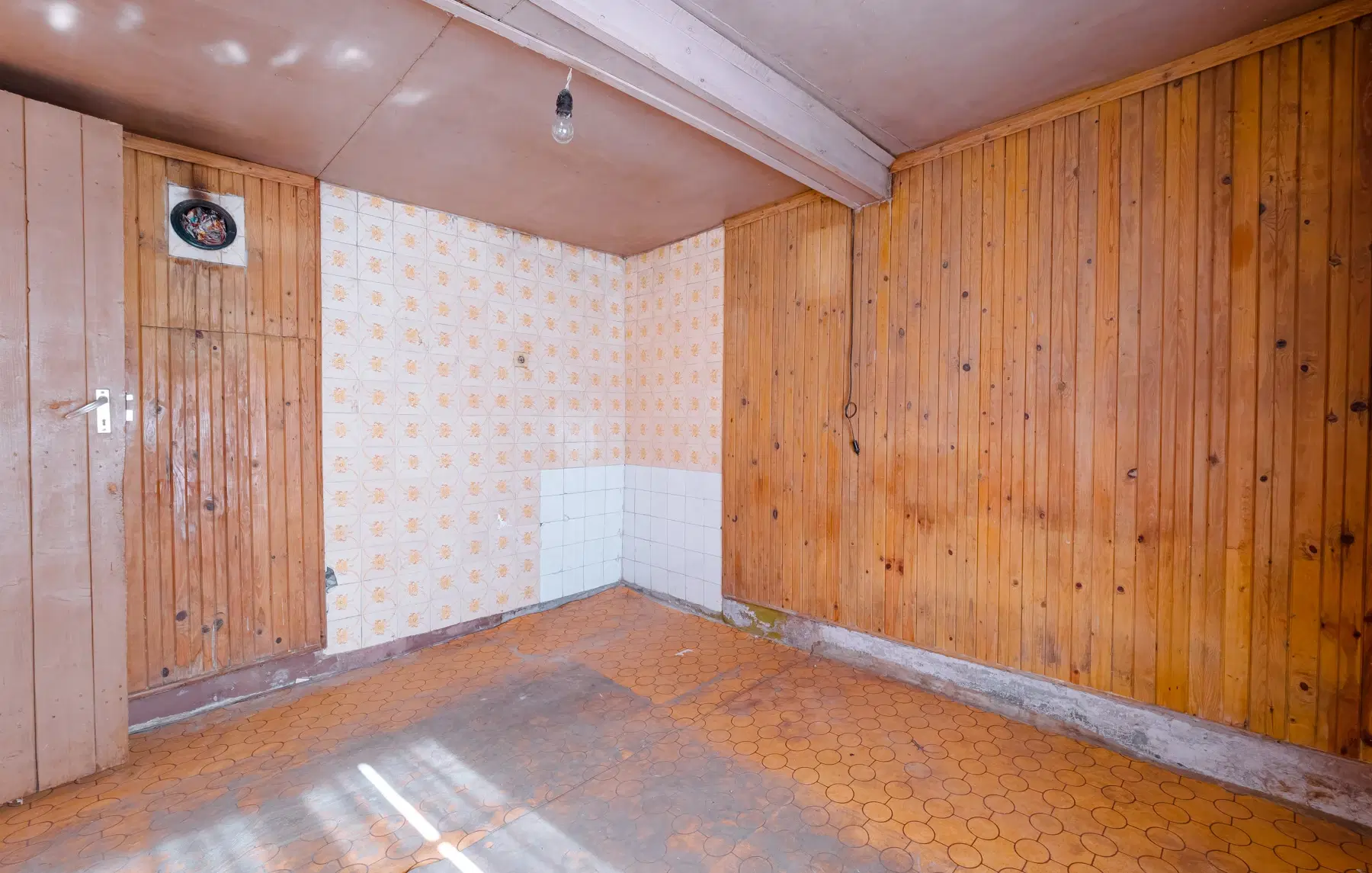 Twéé-onder-één-kap woning, bijgebouwen & 746 m2 grond in Studena Haskovo - Bulgarije