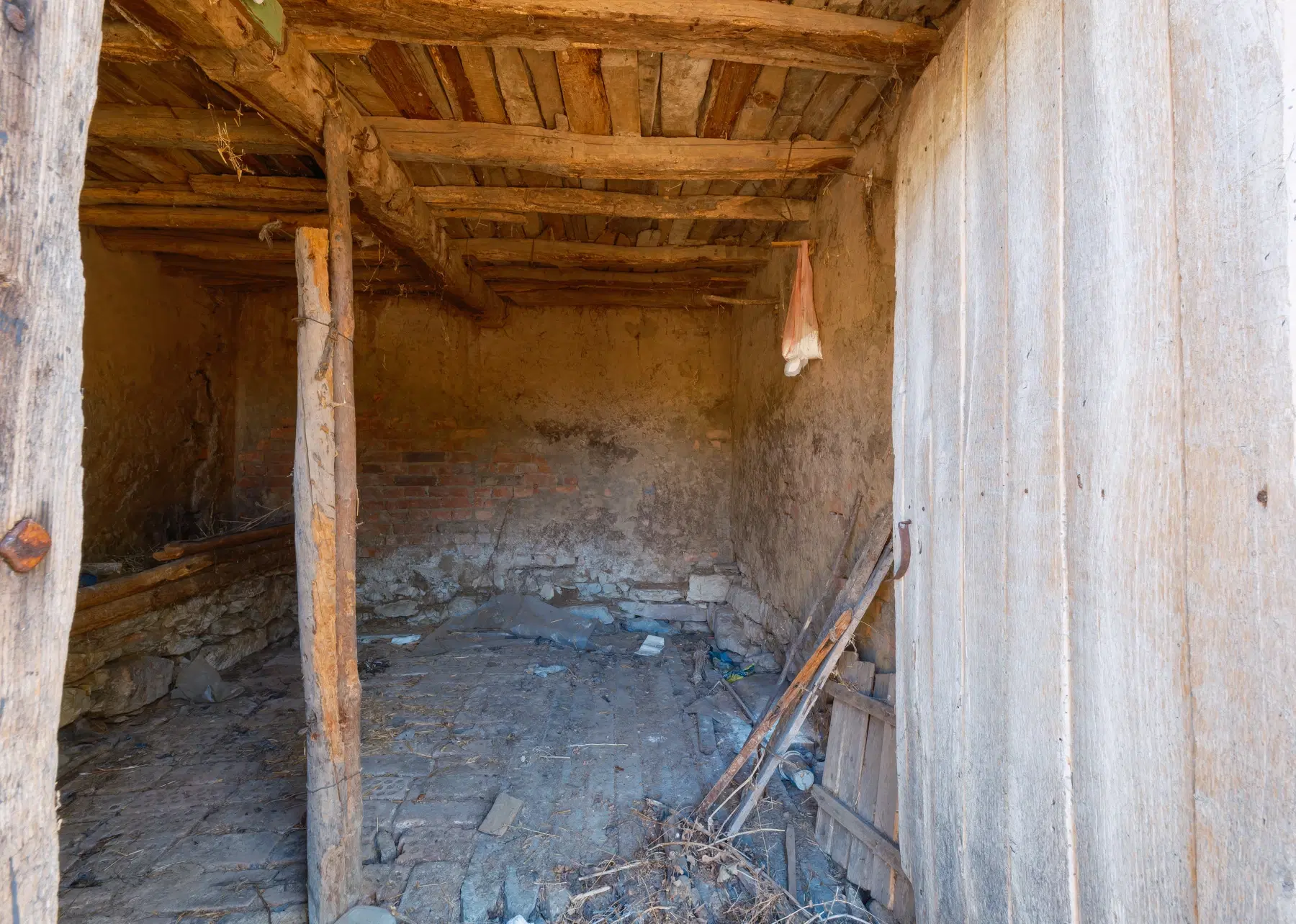 Twéé-onder-één-kap woning, bijgebouwen & 746 m2 grond in Studena Haskovo - Bulgarije