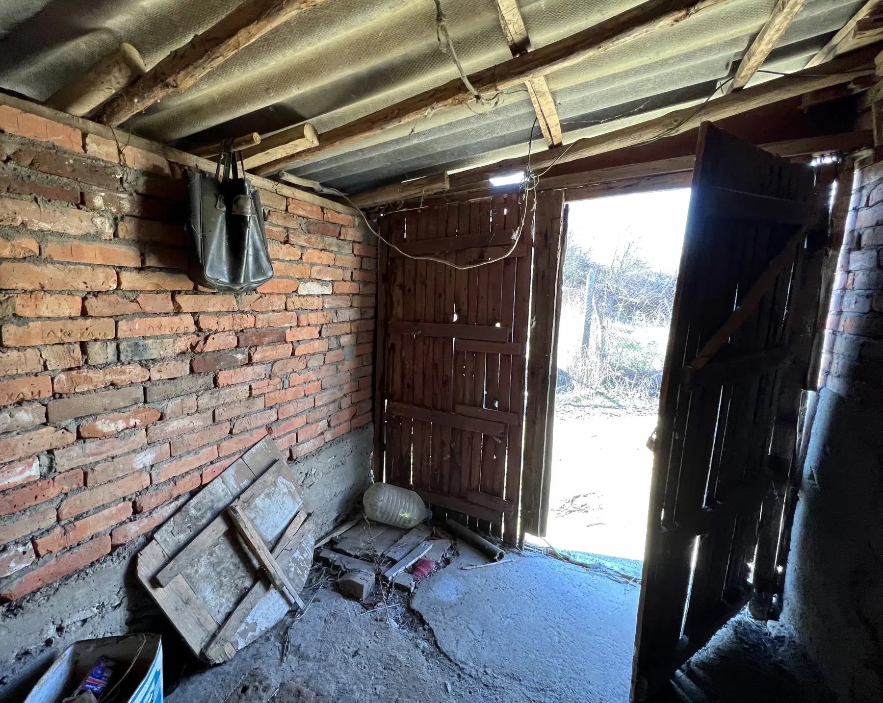 Twéé-onder-één-kap woning, bijgebouwen & 746 m2 grond in Studena Haskovo - Bulgarije