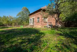 1.000 m² grond + stenen en bakstenen huis - Kireevo - Bulgarije