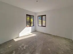 Gerenoveerd huis + 1.749 m² grond in Galovo - Bulgarije