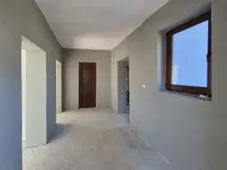 Gerenoveerd huis + 1.749 m² grond in Galovo - Bulgarije