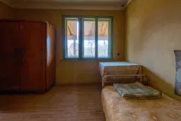 1.835 m² grond met huis en bijgebouw - Izvor Mahala - Bulgarije