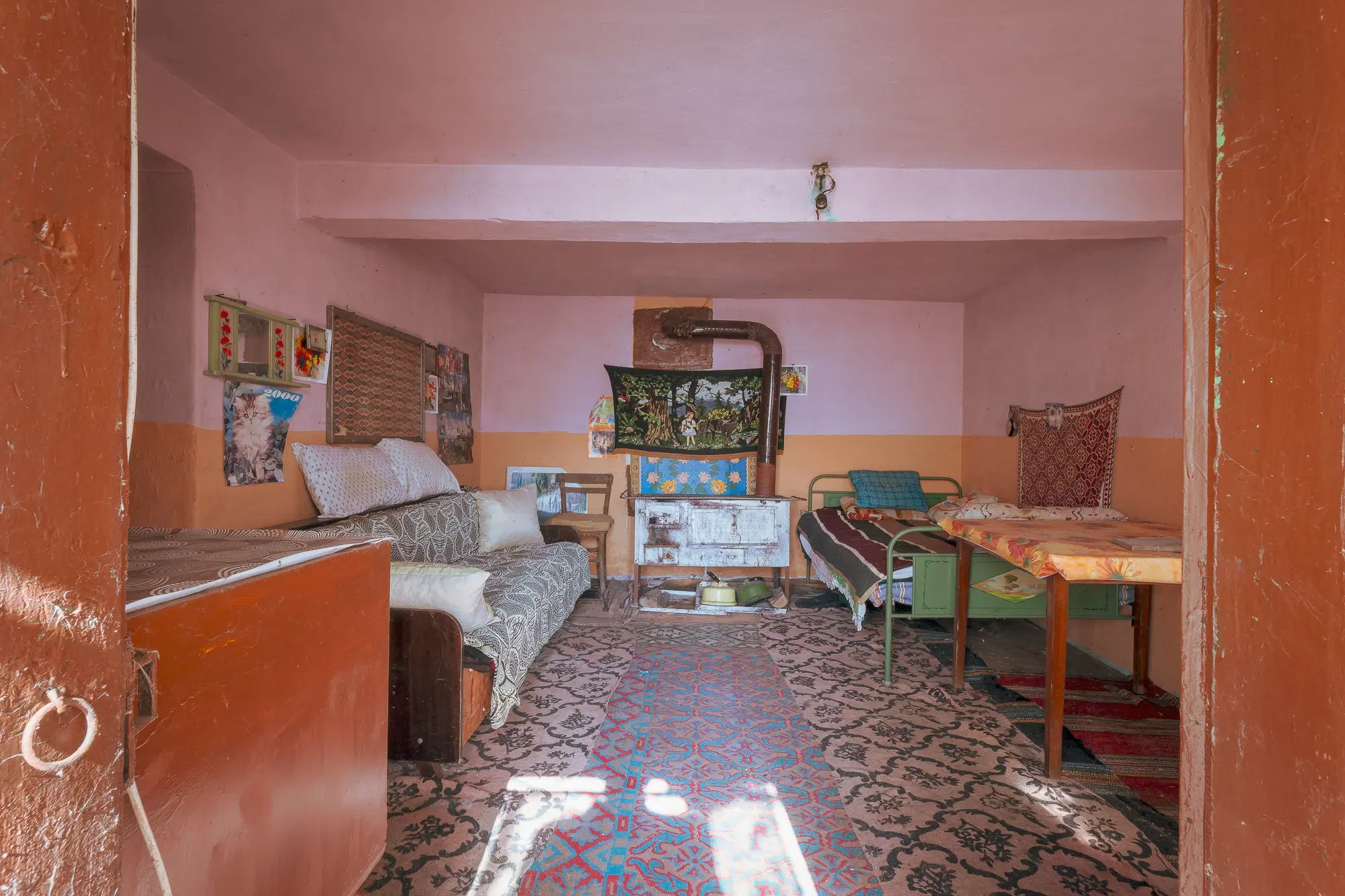 1.835 m² grond met huis en bijgebouw - Izvor Mahala - Bulgarije