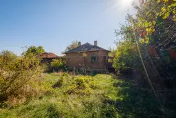 1.835 m² grond met huis en bijgebouw - Izvor Mahala - Bulgarije