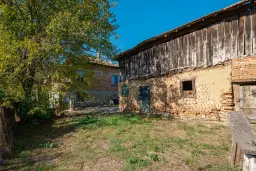 1.835 m² grond met huis en bijgebouw - Izvor Mahala - Bulgarije