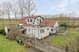 Spaarndam, Zijkanaal C-weg 8 a