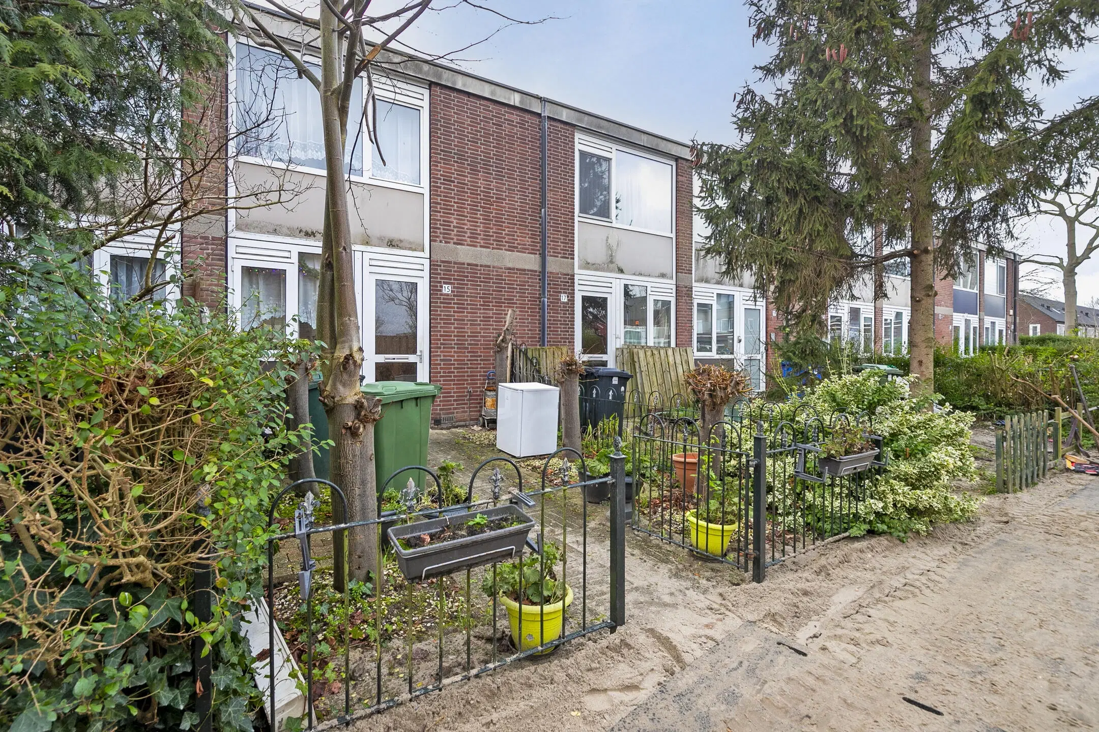 Hoogvliet Rotterdam, Don Carloshof 15