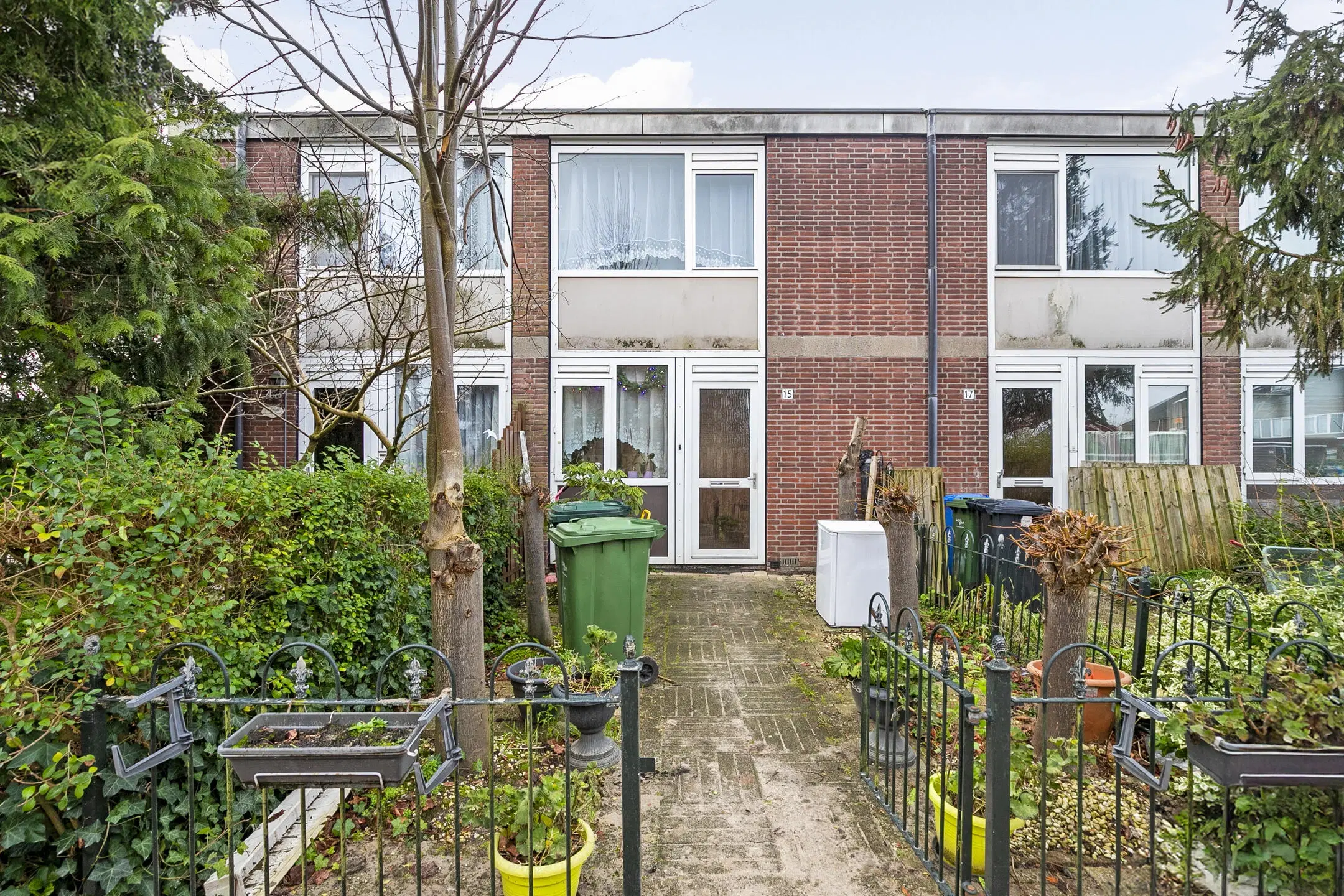 Hoogvliet Rotterdam, Don Carloshof 15