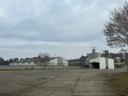 Voormalig DB-station met B&B-potentie en bedrijfsruimte van ca. 680 m² op 1,2 ha perceel in Grambow - Duitsland