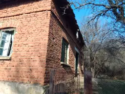 Twee huizen + 750 m² grond en bijgebouwen in Kireevo - Bulgarije