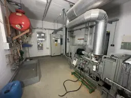 500 m² ondergrondse militaire bunker met gebouwen en richtstraaltoren op totaal perceel van 16.500 m² in Cölpin, Mecklenburg-Vorpommern - Duitsland