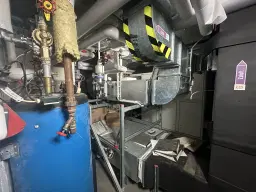 500 m² ondergrondse militaire bunker met gebouwen en richtstraaltoren op totaal perceel van 16.500 m² in Cölpin, Mecklenburg-Vorpommern - Duitsland