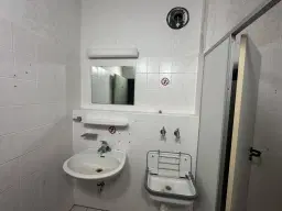 500 m² ondergrondse militaire bunker met gebouwen en richtstraaltoren op totaal perceel van 16.500 m² in Cölpin, Mecklenburg-Vorpommern - Duitsland