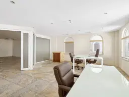 Lobby / Kantoor (A-3) gelegen in Tower Building van Rainbow Beach Club te Cupecoy (Sint Maarten)