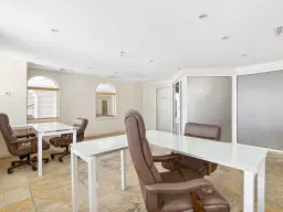 Lobby / Kantoor (A-3) gelegen in Tower Building van Rainbow Beach Club te Cupecoy (Sint Maarten)