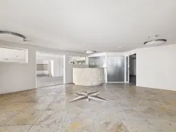 Lobby / Kantoor (A-3) gelegen in Tower Building van Rainbow Beach Club te Cupecoy (Sint Maarten)