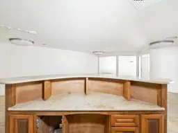 Lobby / Kantoor (A-3) gelegen in Tower Building van Rainbow Beach Club te Cupecoy (Sint Maarten)