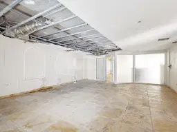 Lobby / Kantoor (A-3) gelegen in Tower Building van Rainbow Beach Club te Cupecoy (Sint Maarten)