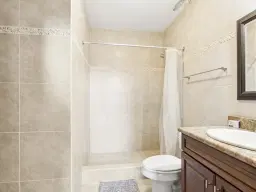 Apartment (G-17/A-24) gelegen in Tower Building van Rainbow Beach Club te Cupecoy (Sint Maarten)