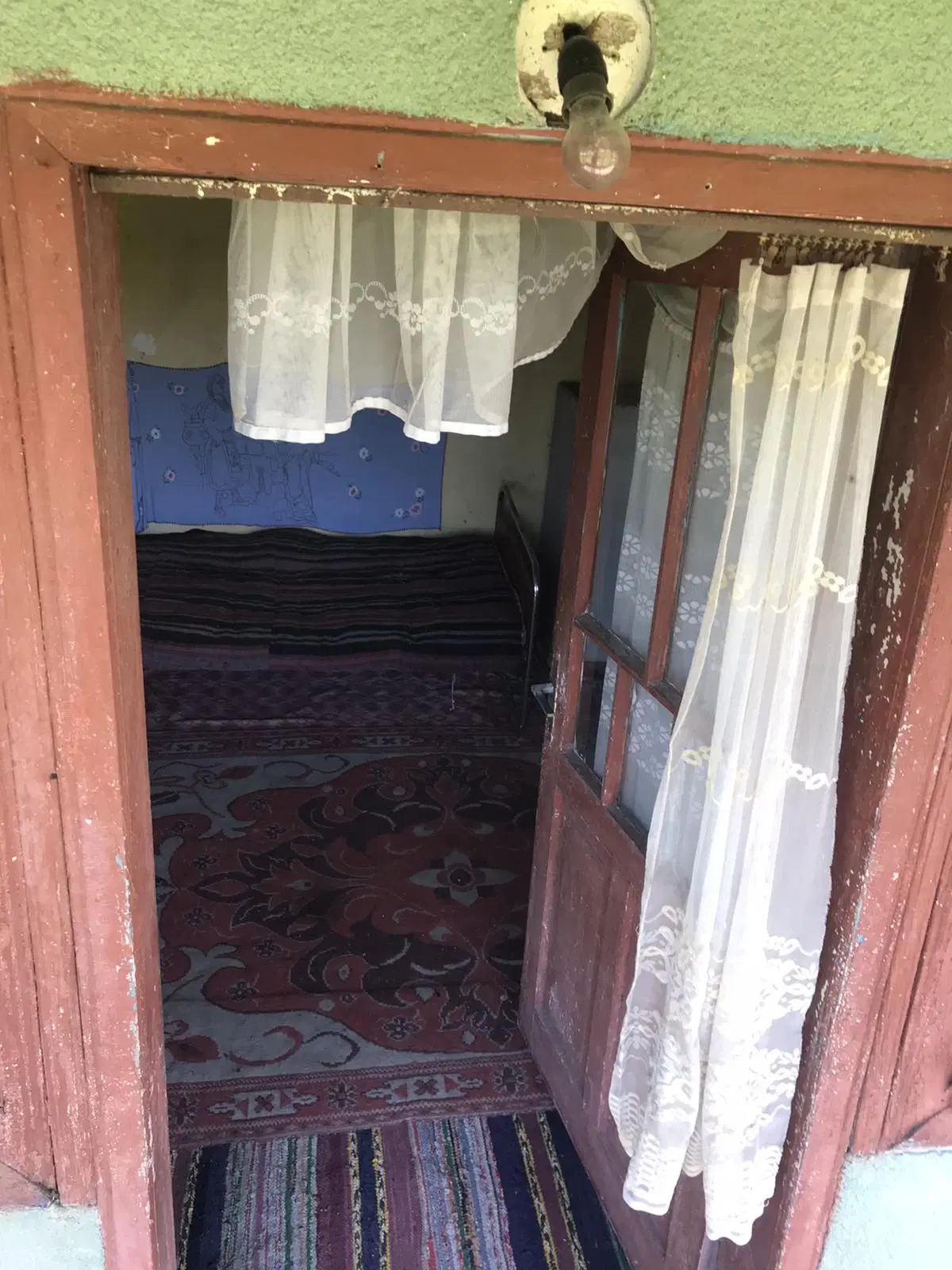 Authentiek 100 jaar oud landelijk huis + 1.006 m² grond in Glavan, Silistra - Bulgarije