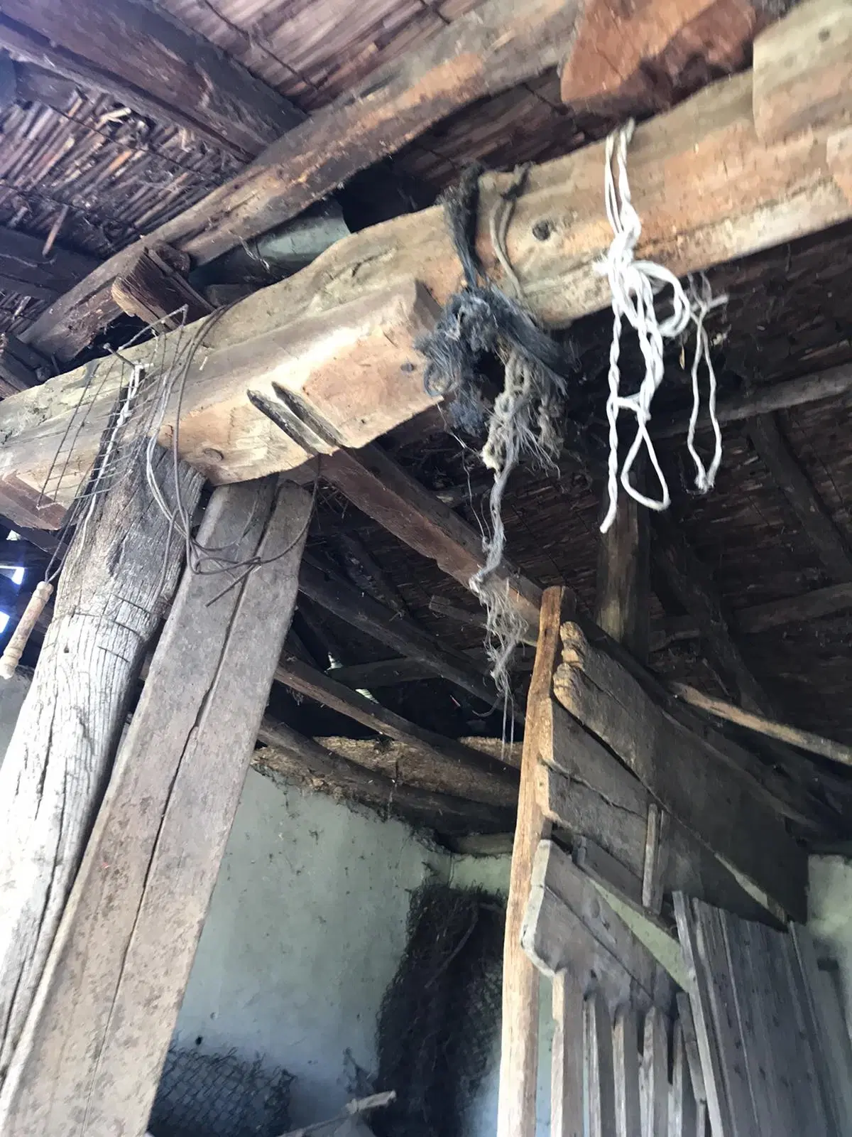 Authentiek 100 jaar oud landelijk huis + 1.006 m² grond in Glavan, Silistra - Bulgarije