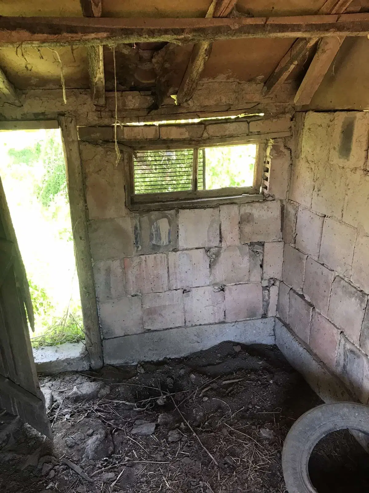 Authentiek 100 jaar oud landelijk huis + 1.006 m² grond in Glavan, Silistra - Bulgarije