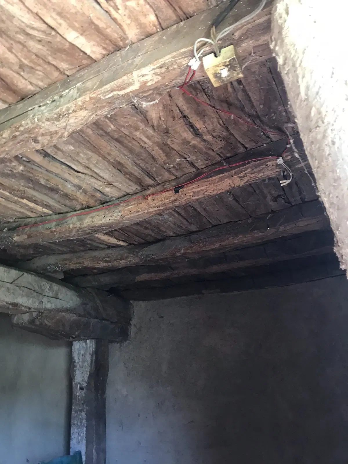Authentiek 100 jaar oud landelijk huis + 1.006 m² grond in Glavan, Silistra - Bulgarije