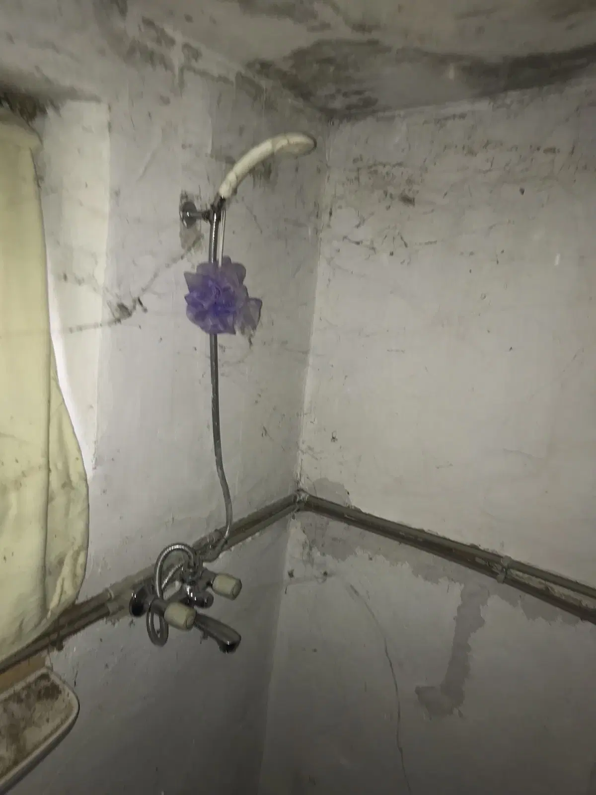 Authentiek 100 jaar oud landelijk huis + 1.006 m² grond in Glavan, Silistra - Bulgarije