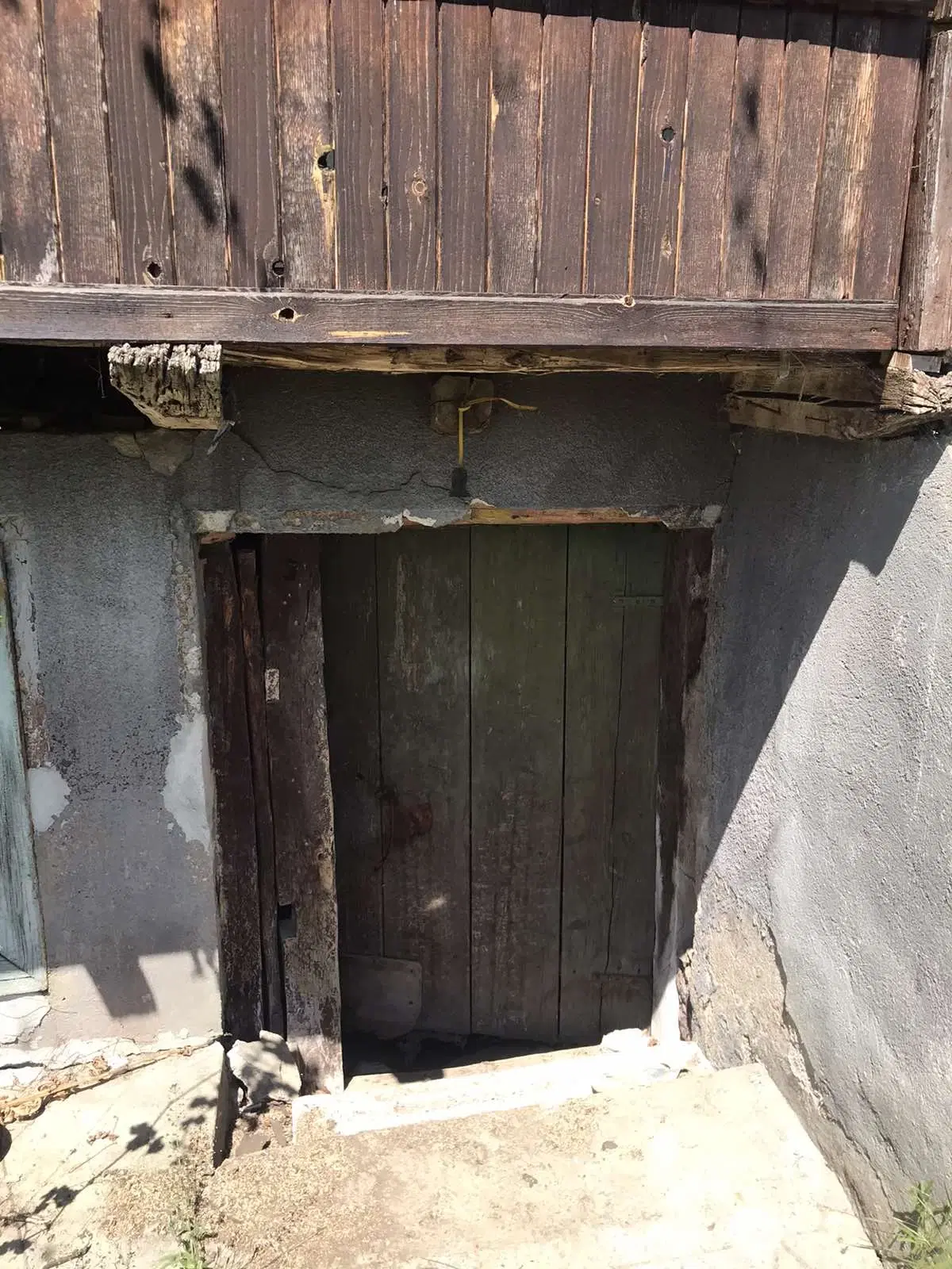 Authentiek 100 jaar oud landelijk huis + 1.006 m² grond in Glavan, Silistra - Bulgarije