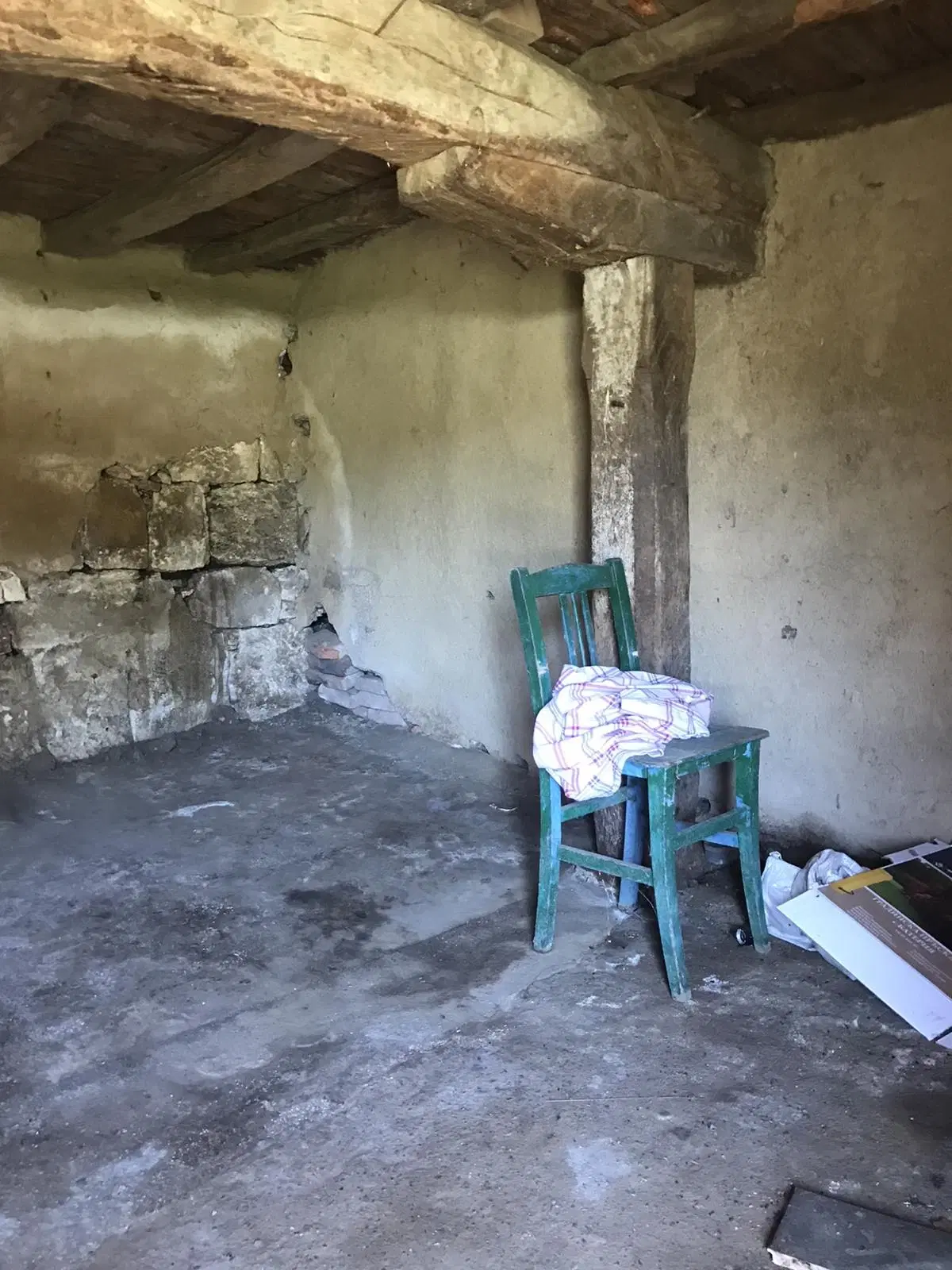 Authentiek 100 jaar oud landelijk huis + 1.006 m² grond in Glavan, Silistra - Bulgarije