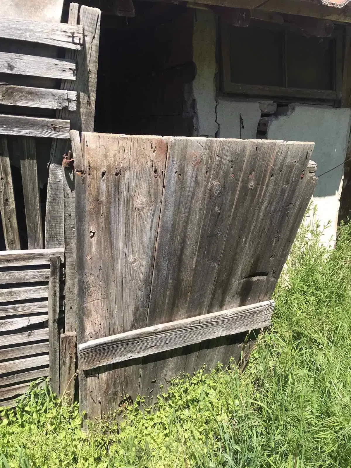 Authentiek 100 jaar oud landelijk huis + 1.006 m² grond in Glavan, Silistra - Bulgarije