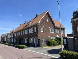 Bergen op Zoom, Parallelweg 68c en 68d