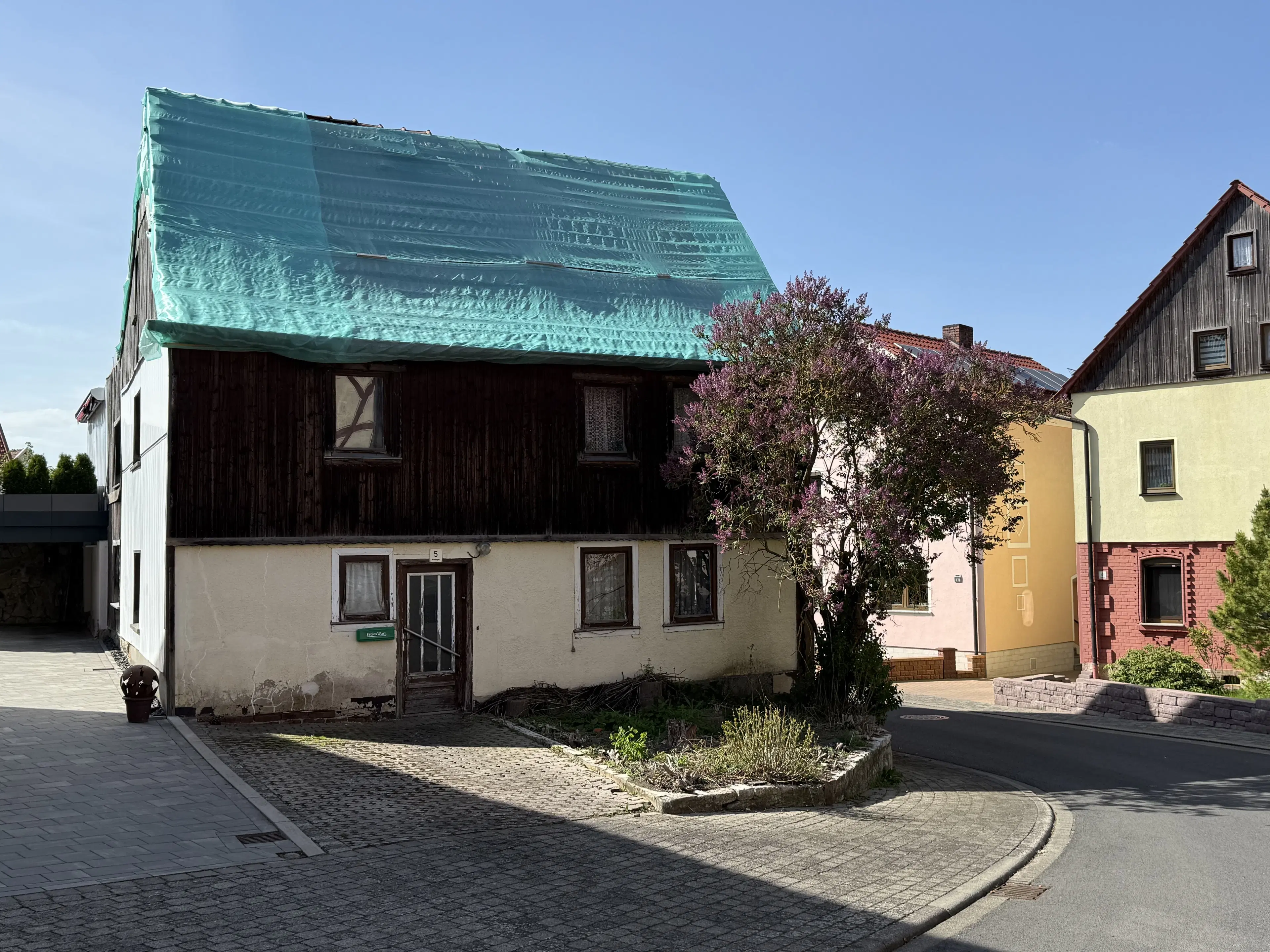 Vrijstaande woning + garage in Mittelsdorf, Hessen - Duitsland