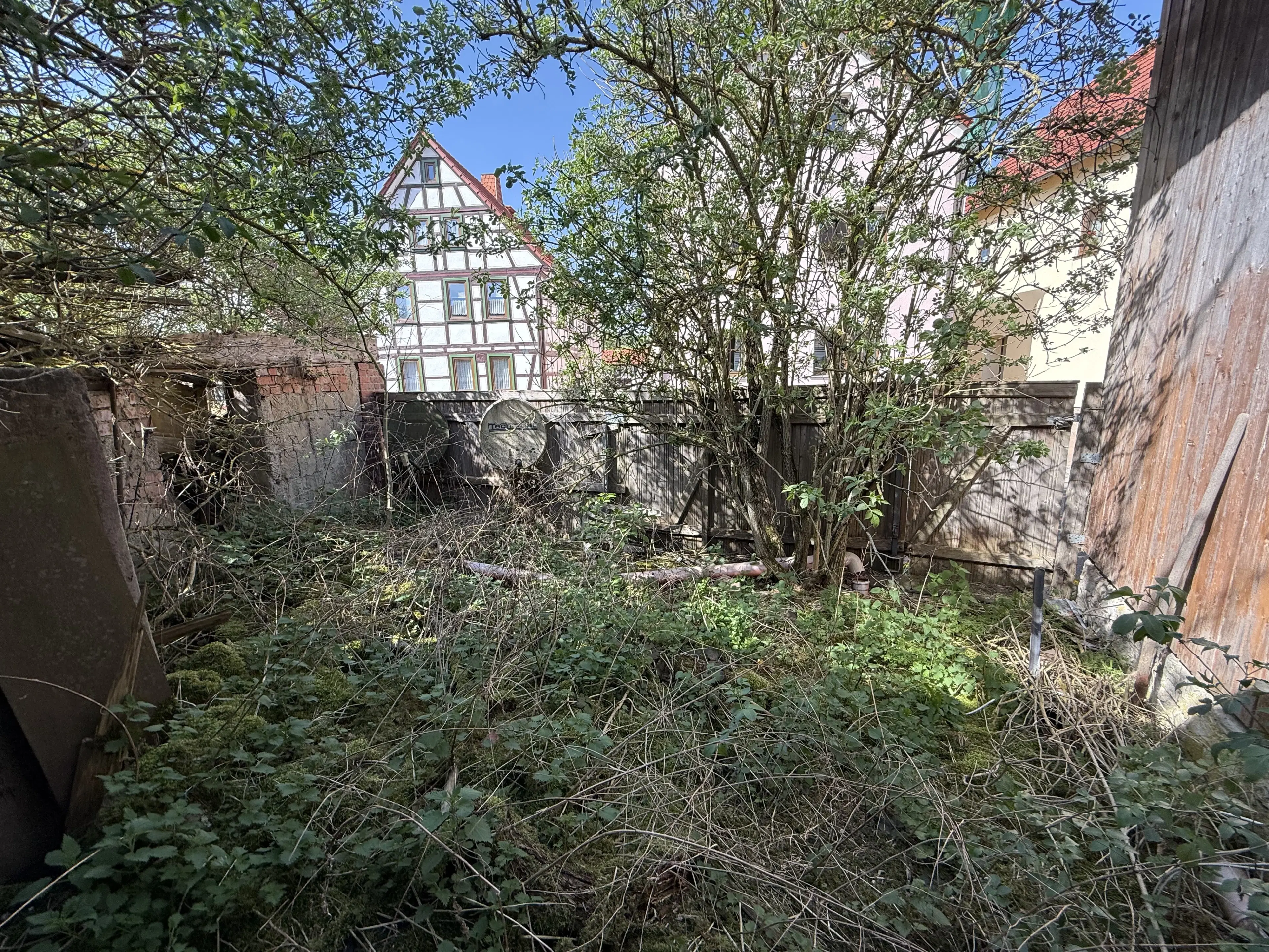 Vrijstaande woning + garage in Mittelsdorf, Hessen - Duitsland