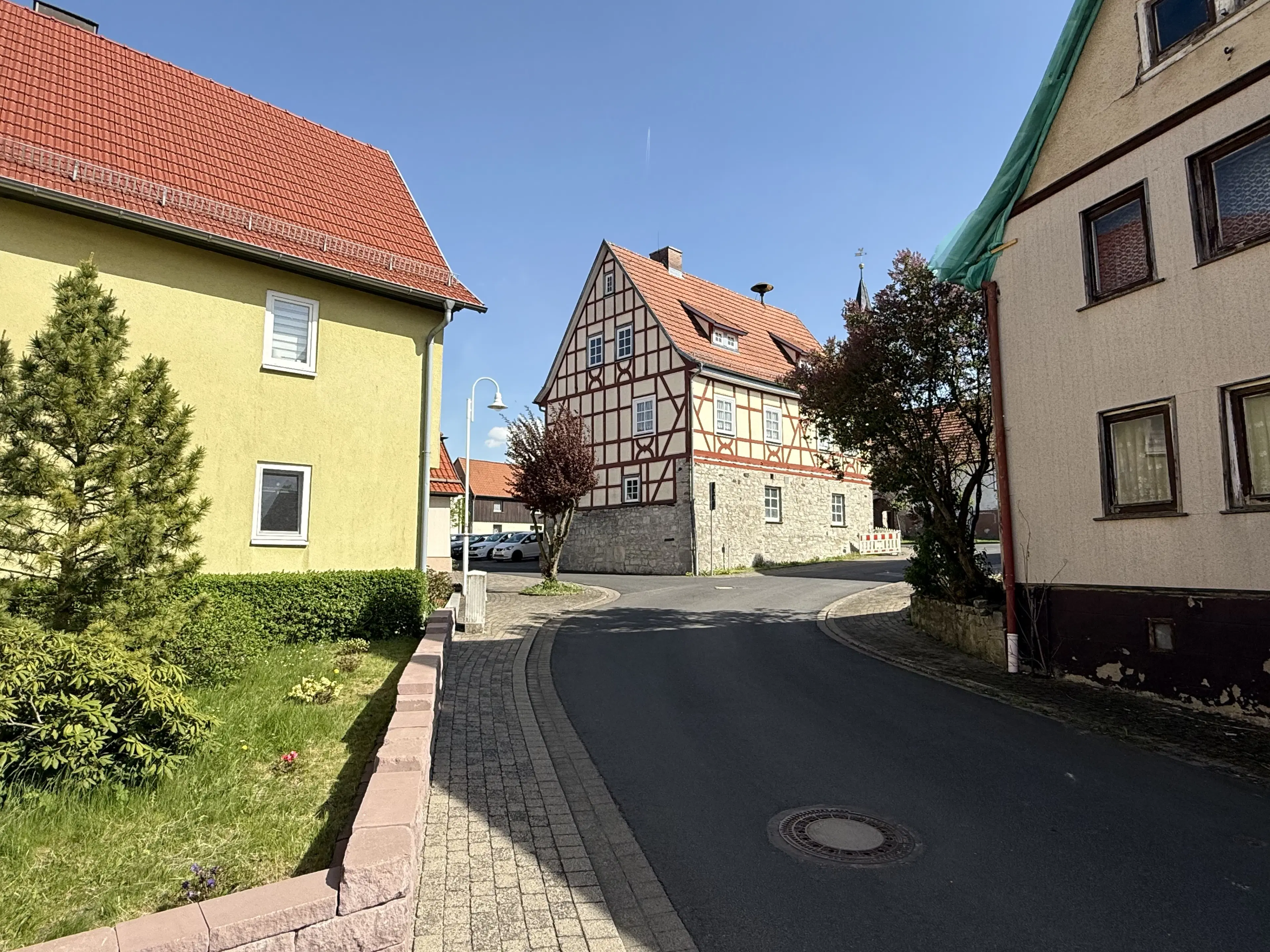Vrijstaande woning + garage in Mittelsdorf, Hessen - Duitsland